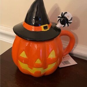 Mr Christmas pumpkin mug with witch hat topper and spider spoon